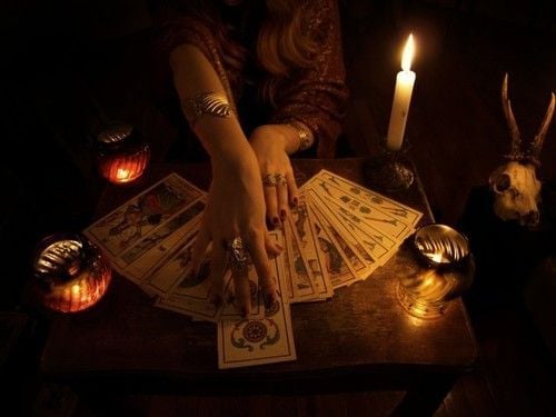 Comment lire les cartes de tarot